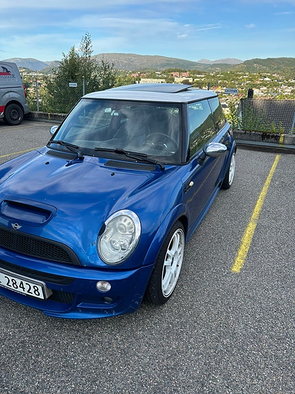 MINI Cooper S 17 of 30