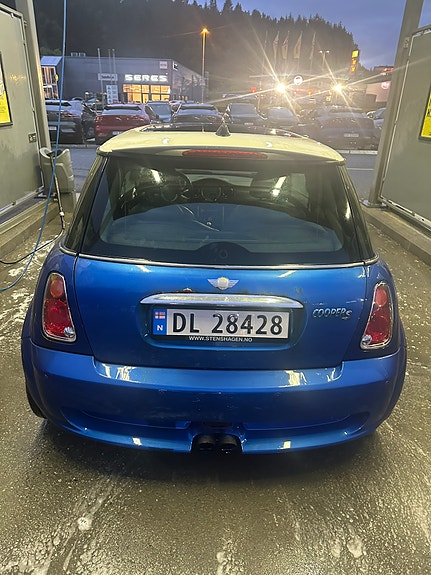 MINI Cooper S 7 of 30