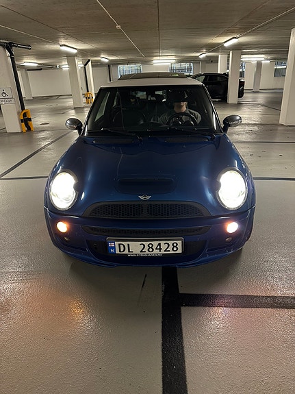 MINI Cooper S 14 of 30