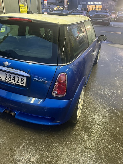 MINI Cooper S 8 of 30