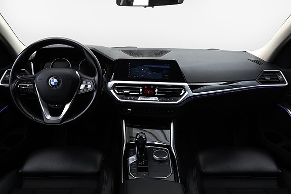 BMW 320d 14 of 21