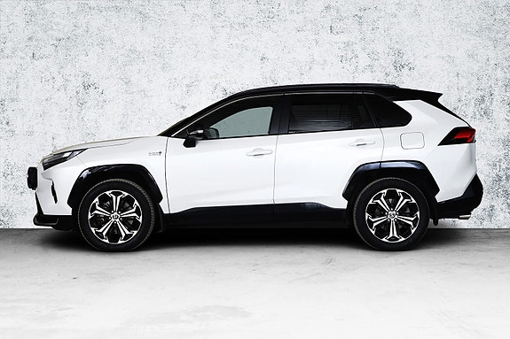Toyota RAV4 Plug-in Hybrid 10 of 29