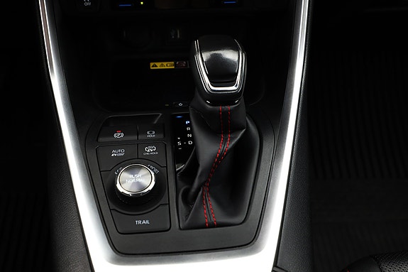 Toyota RAV4 Plug-in Hybrid 24 of 29