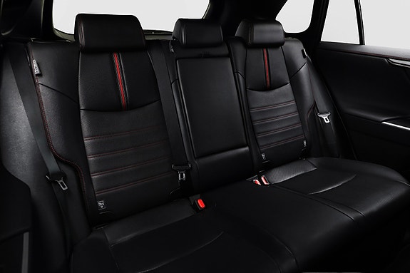 Toyota RAV4 Plug-in Hybrid 17 of 29