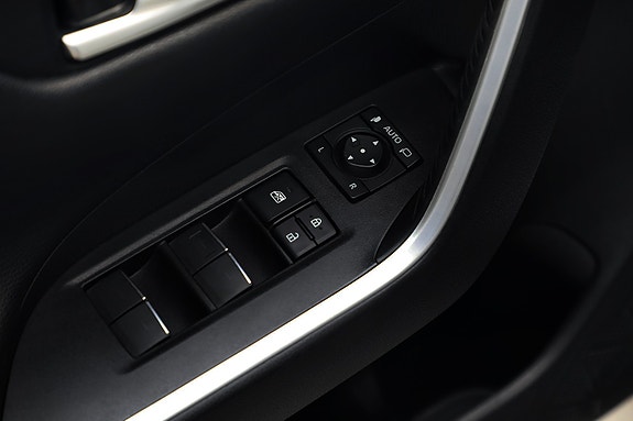 Toyota RAV4 Plug-in Hybrid 23 of 29