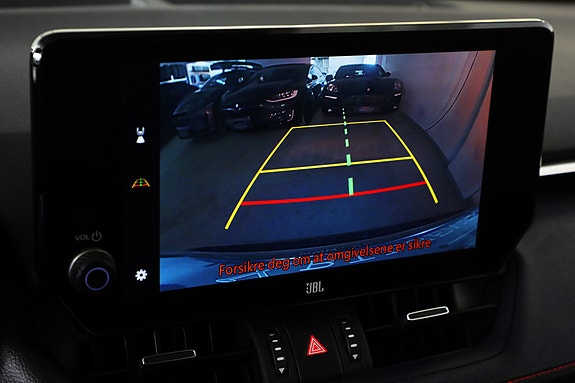 Toyota RAV4 Plug-in Hybrid 28 of 29