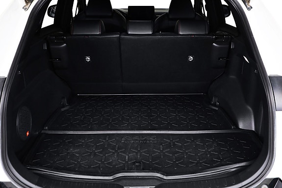Toyota RAV4 Plug-in Hybrid 7 of 29