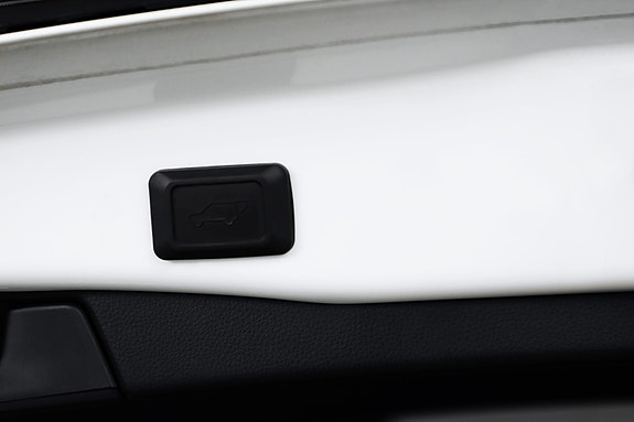 Toyota RAV4 Plug-in Hybrid 9 of 29