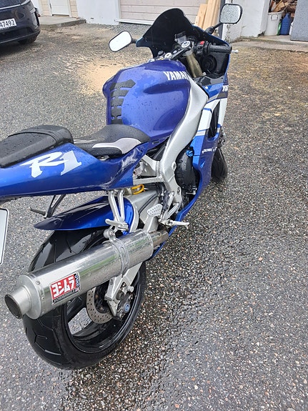 Yamaha YZF-R1 11 of 18