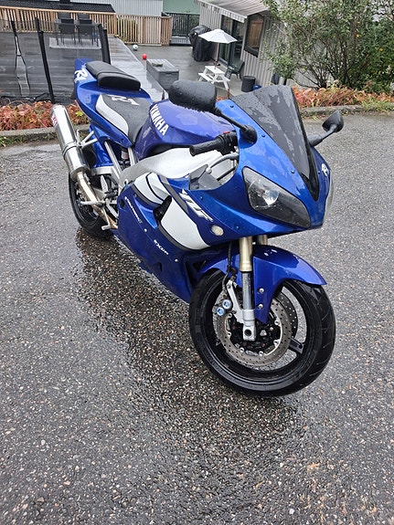 Yamaha YZF-R1 18 of 18