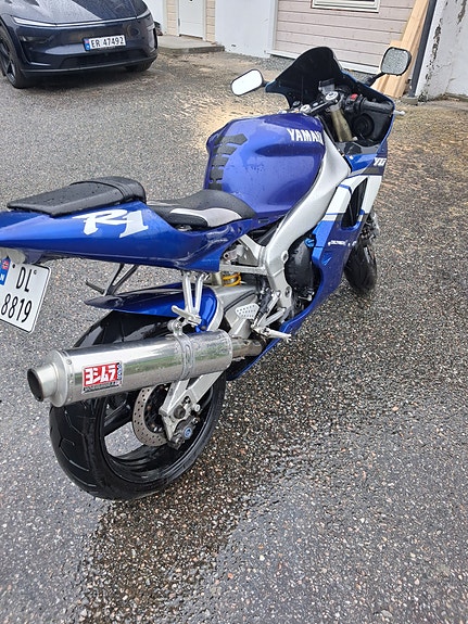 Yamaha YZF-R1 17 of 18