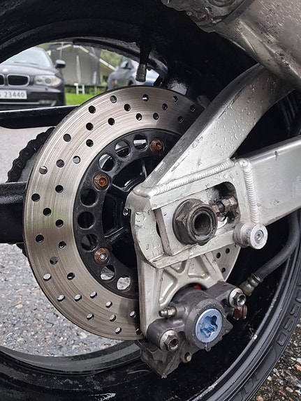 Yamaha YZF-R1 9 of 18