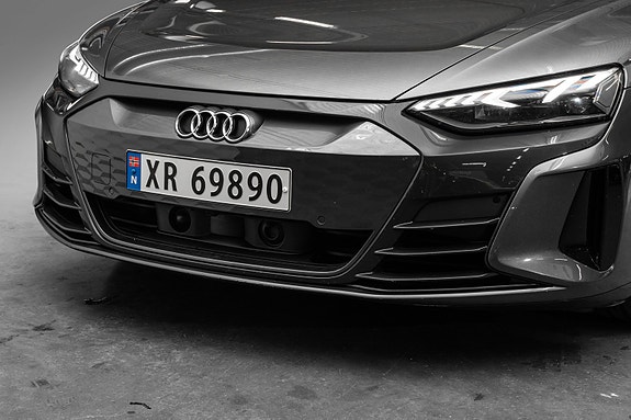Audi e-tron GT 4 of 18