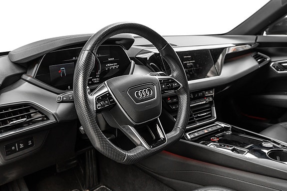 Audi e-tron GT 11 of 18