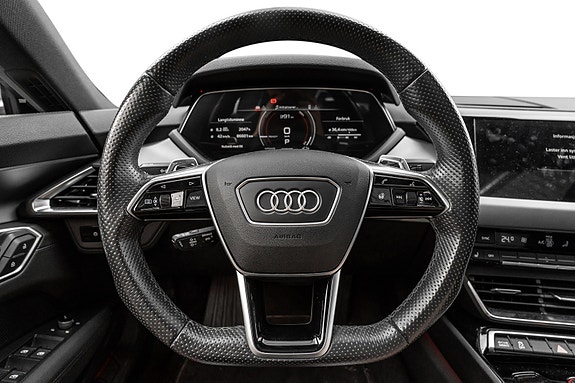 Audi e-tron GT 13 of 18