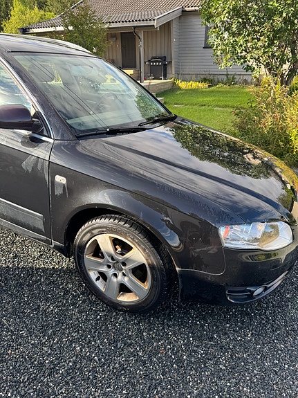 Audi A4 2 of 22