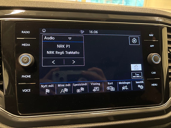 Volkswagen T-Roc 23 of 28