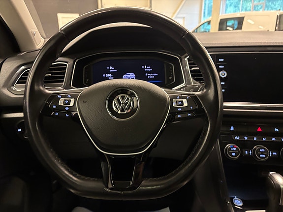 Volkswagen T-Roc 15 of 28
