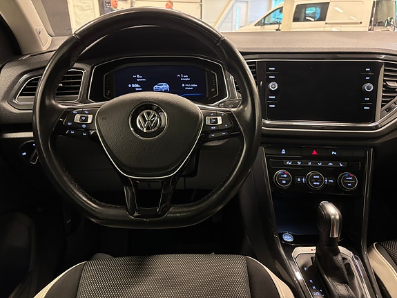 Volkswagen T-Roc 14 of 28