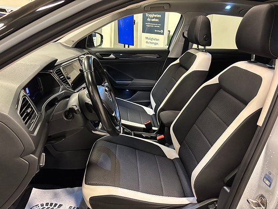 Volkswagen T-Roc 9 of 28