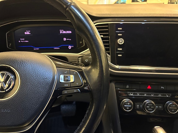 Volkswagen T-Roc 17 of 28