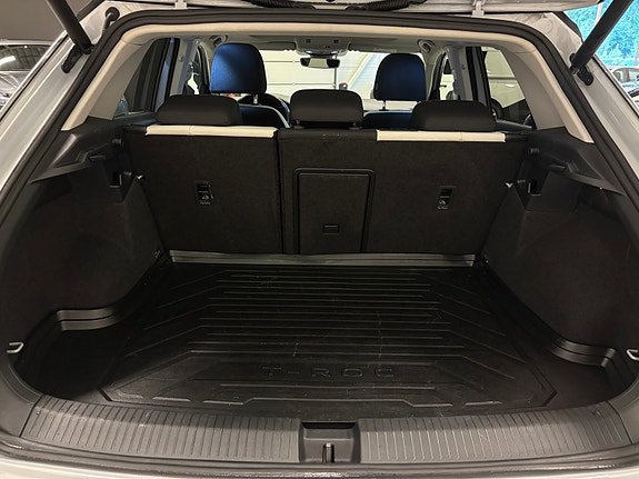 Volkswagen T-Roc 27 of 28