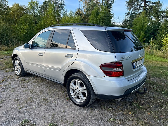 Mercedes-Benz ML420 5 of 30