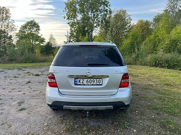Mercedes-Benz ML420 6 of 30