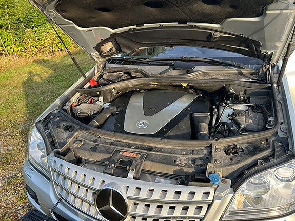 Mercedes-Benz ML420 22 of 30