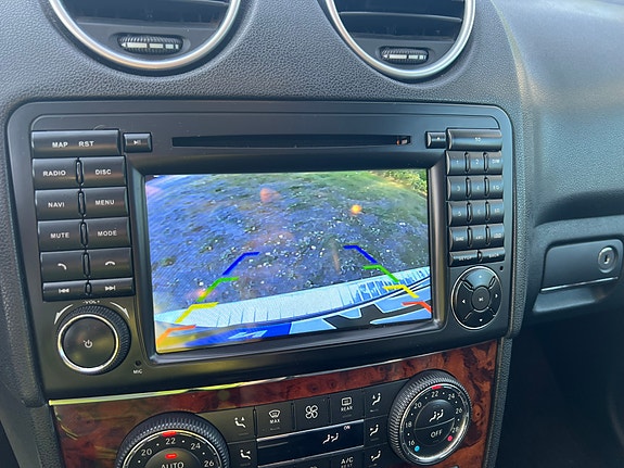 Mercedes-Benz ML420 19 of 30