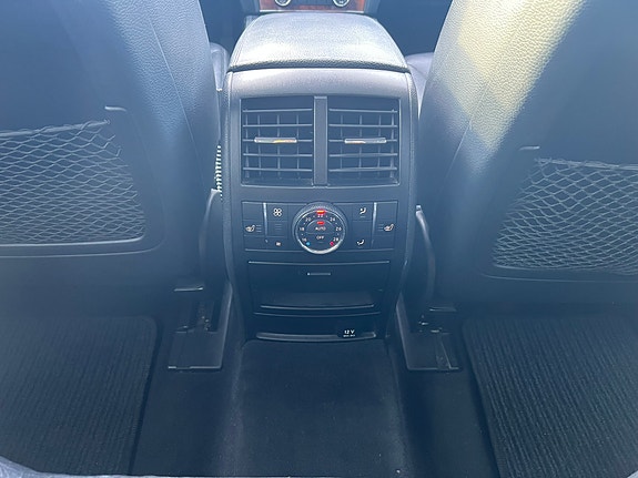 Mercedes-Benz ML420 14 of 30