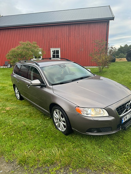 Volvo V70 4 of 10