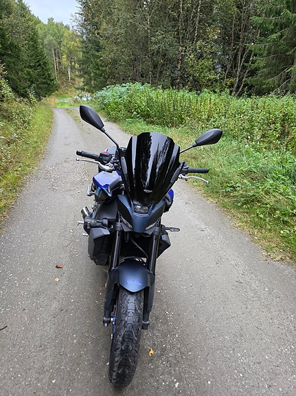 Yamaha MT-09 3 of 15