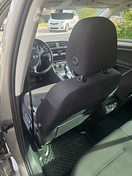 Volkswagen e-Golf VII 10 of 14