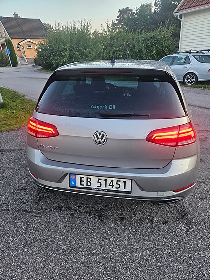 Volkswagen e-Golf VII 2 of 14