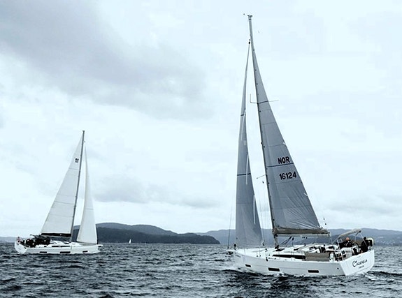 Topputstyrt 2022 mod. Dufour 390 – Ligger på vannet hos oss på Vollen Marina 7 of 30