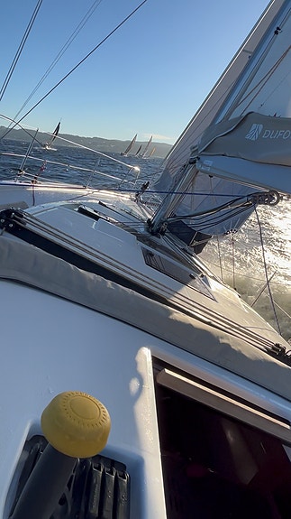 Topputstyrt 2022 mod. Dufour 390 – Ligger på vannet hos oss på Vollen Marina 9 of 30