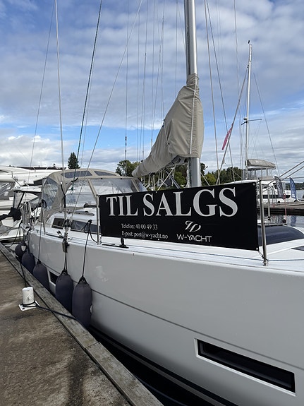 Topputstyrt 2022 mod. Dufour 390 – Ligger på vannet hos oss på Vollen Marina 28 of 30