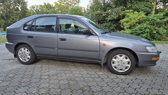 Toyota Corolla 2 of 21