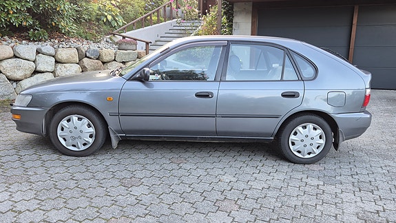 Toyota Corolla 5 of 21