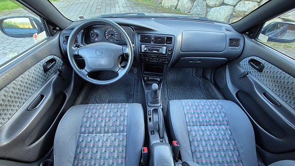 Toyota Corolla 14 of 21