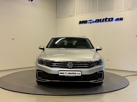Volkswagen Passat 9 of 27