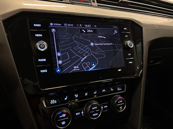 Volkswagen Passat 21 of 27