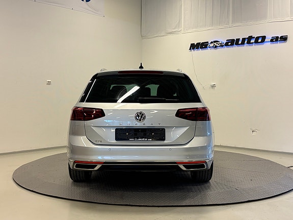 Volkswagen Passat 5 of 27
