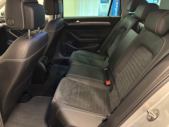 Volkswagen Passat 25 of 27