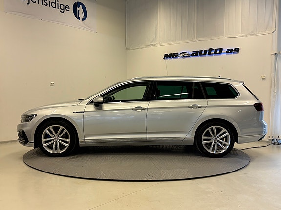 Volkswagen Passat 7 of 27