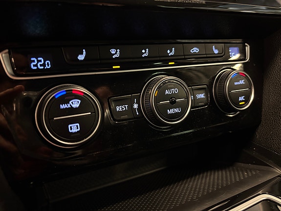 Volkswagen Passat 23 of 27