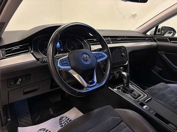 Volkswagen Passat 11 of 27