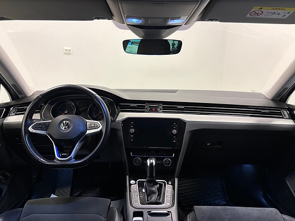 Volkswagen Passat 14 of 27