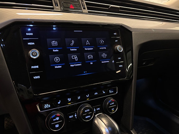 Volkswagen Passat 19 of 27